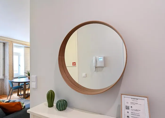 Bonjardim Downtown - By Guest דירה *